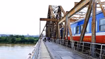 Railways lag behind in Vietnam