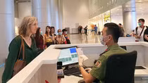 Da Nang police set up checkpoints at city’s gateways for Covid-19 prevention