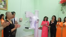 Hung Vuong Hospital introduces new modern mammography system