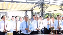 Prime Minister pays tribute to martyrs in Quang Tri