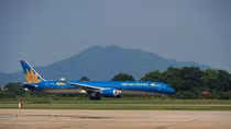 Vietnam Airlines suspends carrying passengers from Europe to Vietnam