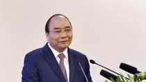 PM chairs meeting reviewing projects with Laos, Cambodia
