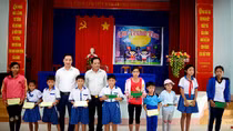 Five Star Group organizes Full Moon Festival for poor children