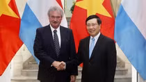 Vietnamese, Luxembourg FMs review bilateral ties during talks