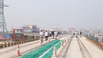 Gov’t urges early completion of Hanoi rail projects