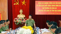 Deputy Minister Bui Van Nam makes a working trip to Hau Giang Provincial Police