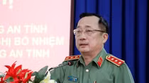 Deputy Minister Nguyen Van Thanh works with Binh Phuoc Provincial Police