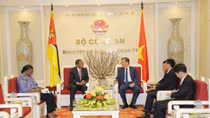 Minister To Lam receives Ambassadors of Mozambique and Russia Federation 