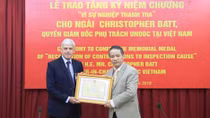UNODC Officer-in-charge in Vietnam receives insignia