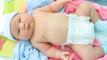 Woman gives birth to 5.6kg baby