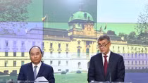Vietnamese, Czech PMs seek ways to boost bilateral partnership
