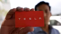 Mexican engineers flood Tesla hiring event in Monterrey