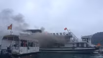 Quang Ninh suspends tourist boat fleet after fire