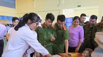 Hoang Sa, Truong Sa documents come to rural people in Hai Duong