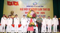 Deputy Minister Tran Quoc To attends Party Congress of Ben Tre police