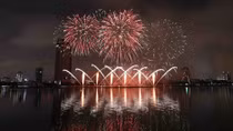 Da Nang fireworks festival tells legends of bridges
