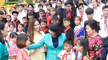 Vice President hosts disadvantaged youths with outstanding achievement