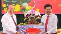 Deputy PM pays Tet visit to Long An province