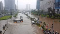 Flood risks at 18 spots in Hanoi