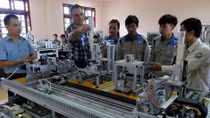 Vietnam could lose 5 million jobs to robots by 2020: ILO