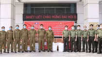 Vietnam’s local police present medical supplies to provinces of Laos