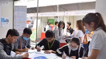 Vietnamese businesses struggle to find new labourers