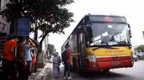Hanoi, HCM City resume bus services
