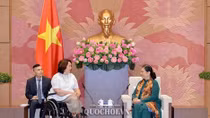 NA Vice Chairwoman receives US senators
