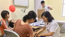 Viet Duc Hospital provides free screening for urinary and genital malformations for nearly 300 children