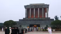 Over 66,200 people pay tribute to late President Ho Chi Minh