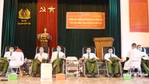 Officers of Quyet Tien Prison join blood donation day