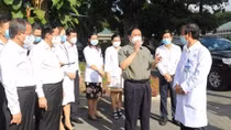 PM inspects COVID-19 prevention and control in Binh Duong