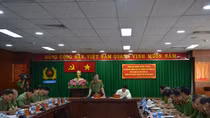 Minister To Lam works with Fire Police of HCMC