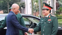 Philippine defence secretary pays official visit to Vietnam