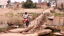 Many Hanoi rural bridges, roads in bad shape