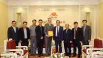 Deputy Minister Nguyen Van Thanh receives Vice President of Motorola