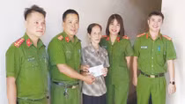 Minister To Lam sends letter praising female police officers for their devotion to work