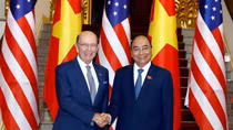 PM Nguyen Xuan Phuc receives US Secretary of Commerce
