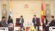 Minister To Lam receives Indian Ambassador 