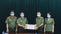 2,000 face shields presented to Immigration Department 