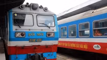 Free train tickets offered to foreign reporters to DPRK-USA Summit