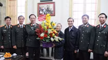 Deputy Minister Nguyen Van Thanh pays tribute to former Deputy Minister Pham Tam Long