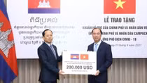 Vietnam donates US$200,000 to Cambodia’s COVID-19 fight