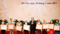 18 authors win Ho Chi Minh and State Awards on literature and arts