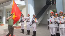 Deputy Minister Nguyen Van Thanh works with Khanh Hoa Fire Police 