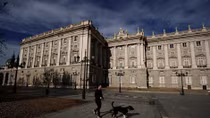Spain's coronavirus death toll rises by 674 but pace keeps slowing