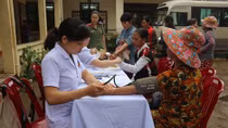 Hospital 199 offers free medical check-ups and medicines to people in Da Nang