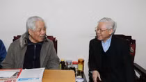 Photos of Do Muoi with Party chief Nguyen Phu Trong