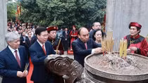State President offers incense in commemoration of Hung Kings