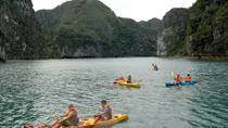 Kayak services on Ha Long Bay resume